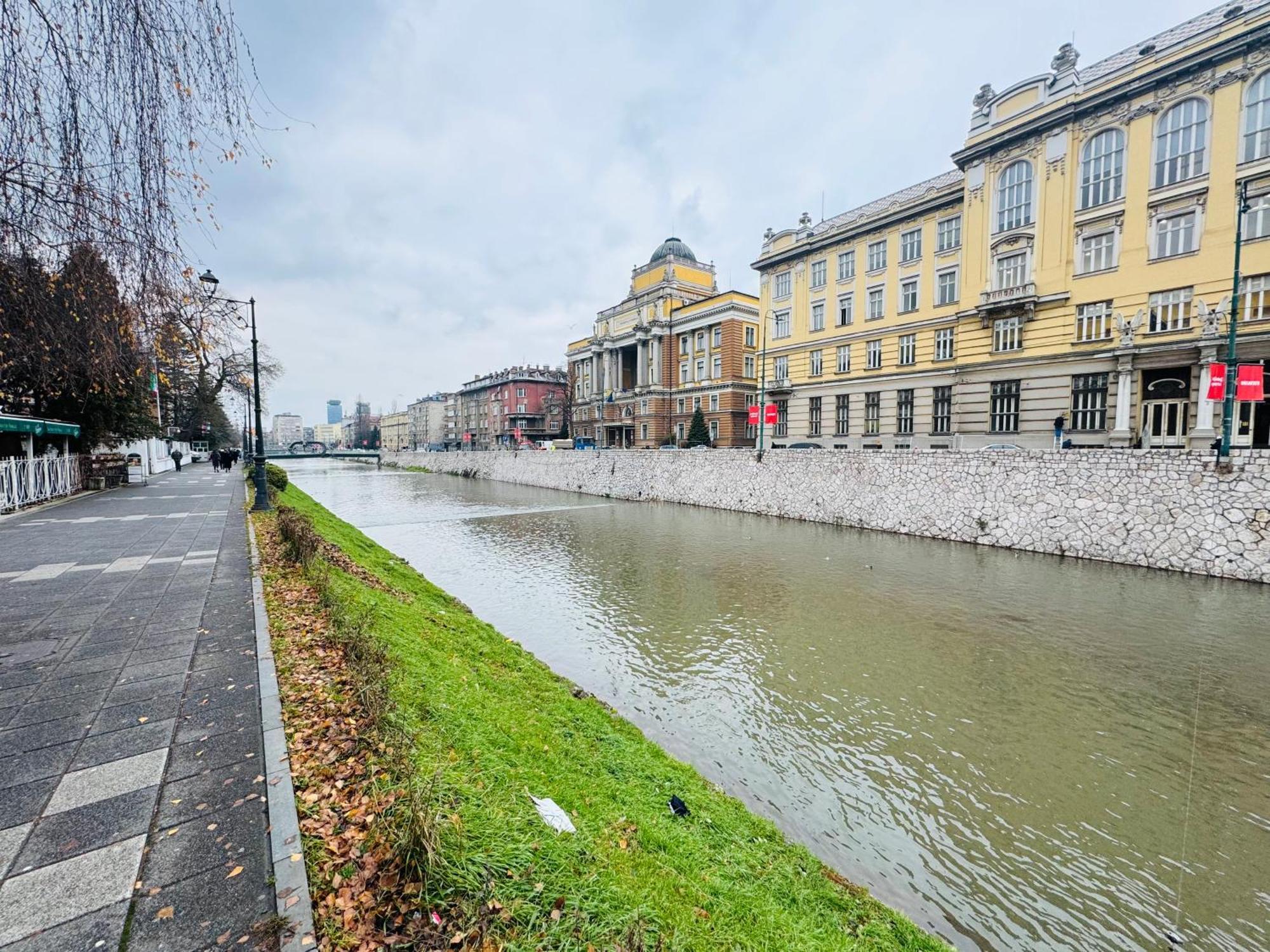 Daire The Riverside Harmony With Private Parking